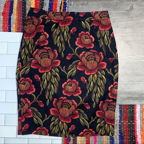 Ann Taylor Dresses & Skirts - Ann Taylor Petite Rose Garden Pencil Skirt